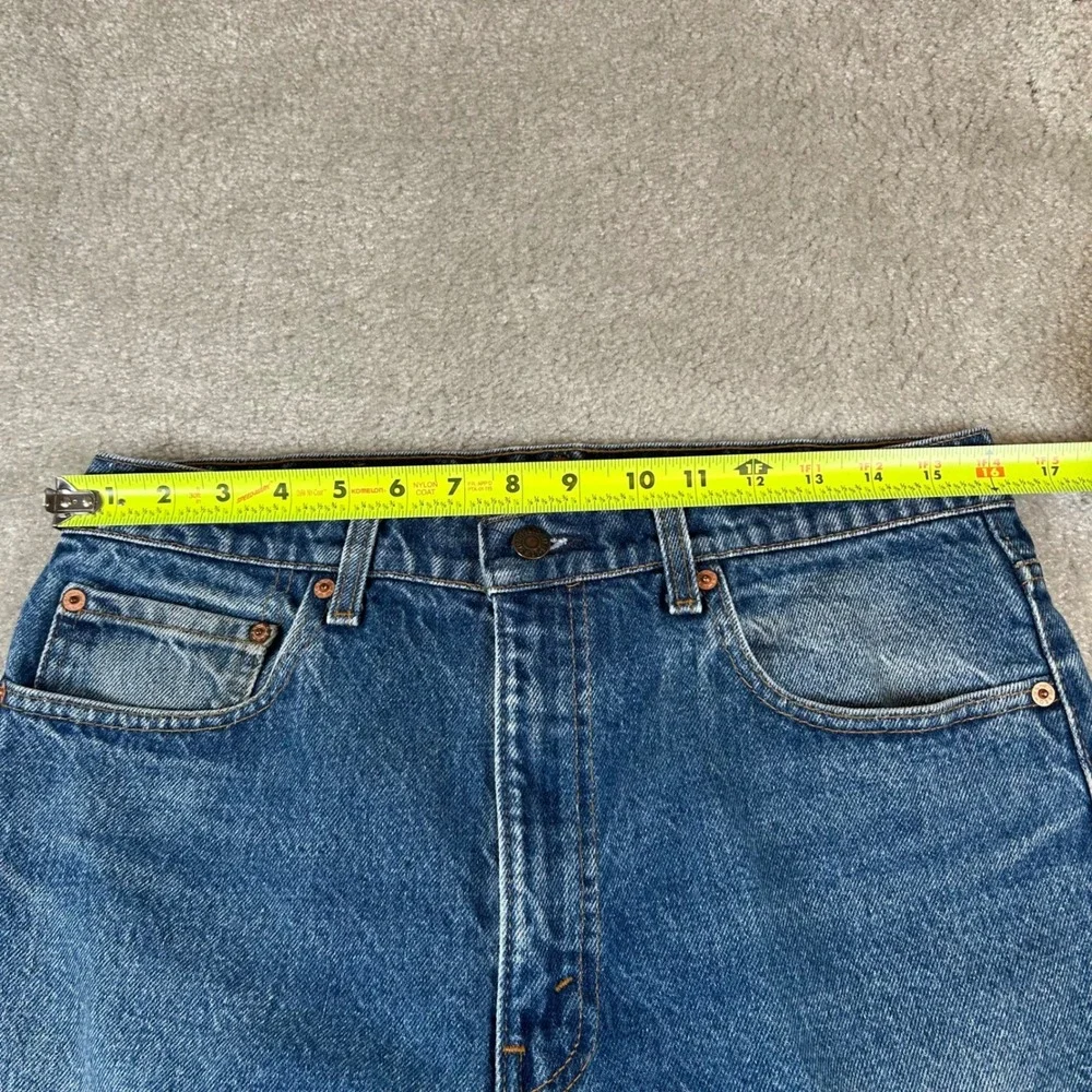 Vintage Levis 505 Jeans Mens 32x31 Blue Medium Wash Regular Fit Straight Leg USA